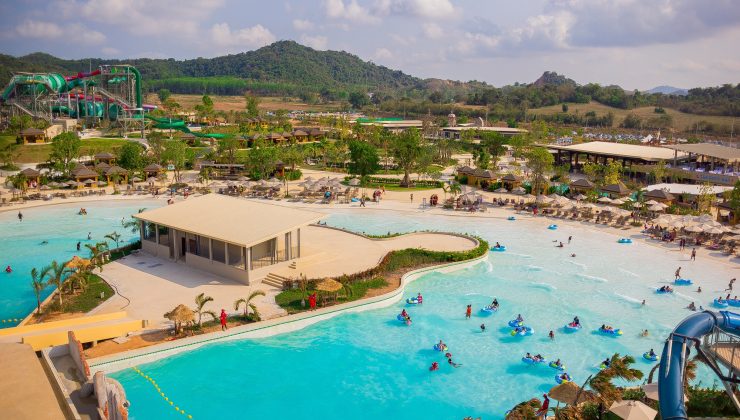 Waves: A Water Park Stalwart