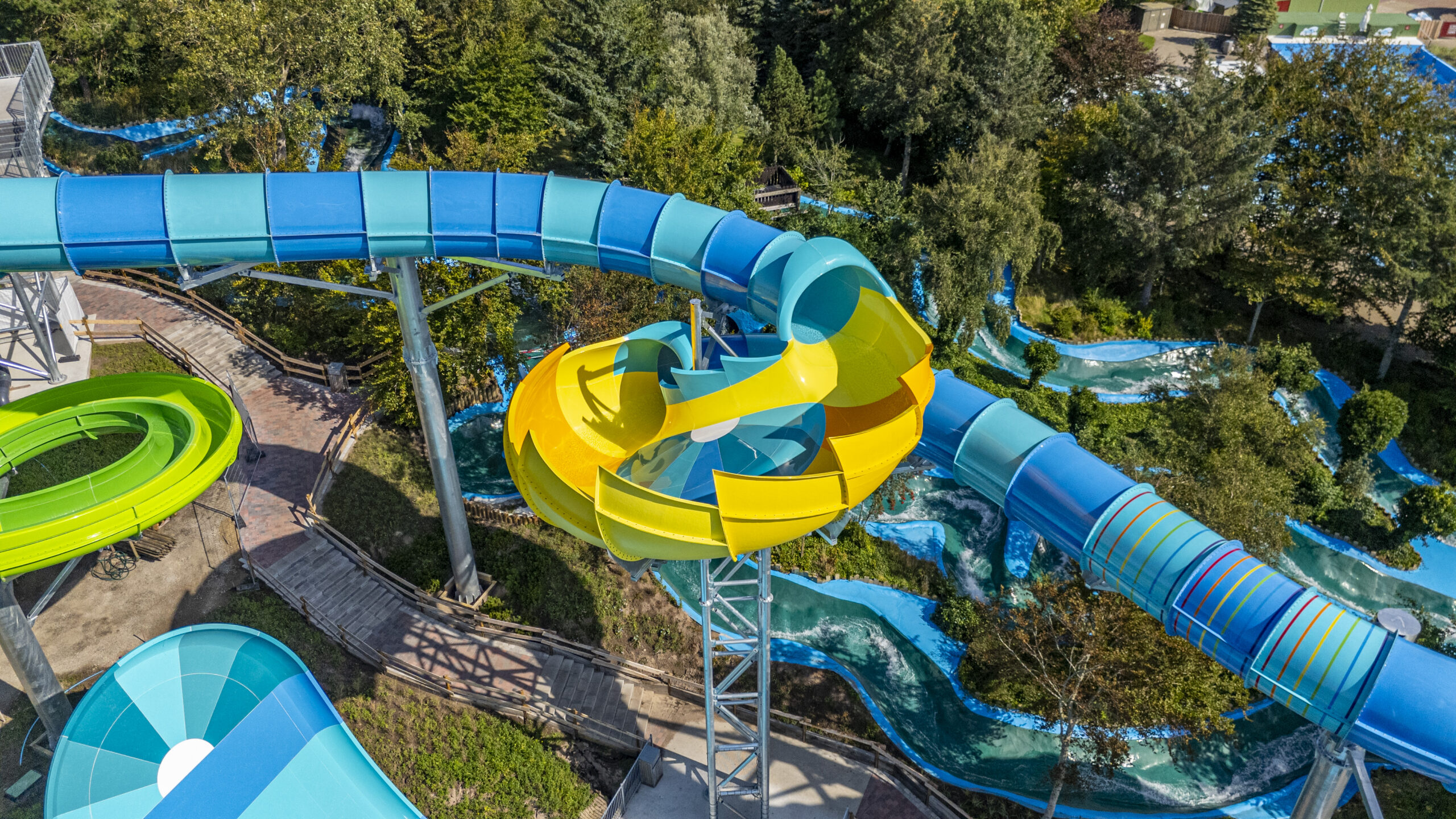 A bowl-like water slide