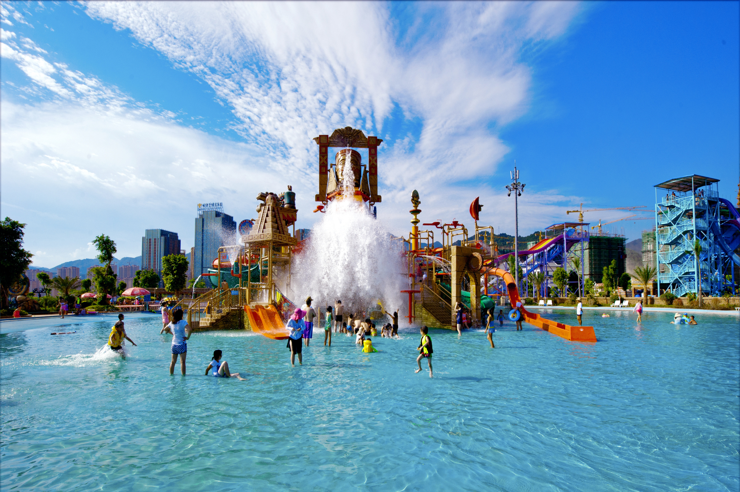 Giant Rainfortress, Gui'an Water Park, Fuzhou, China