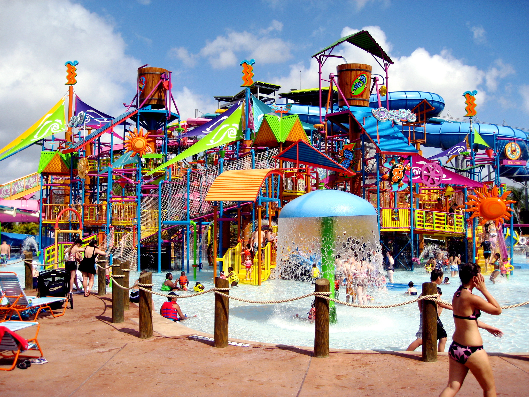 Giant RainFortress, Sea World Orlando, Orlando, USA