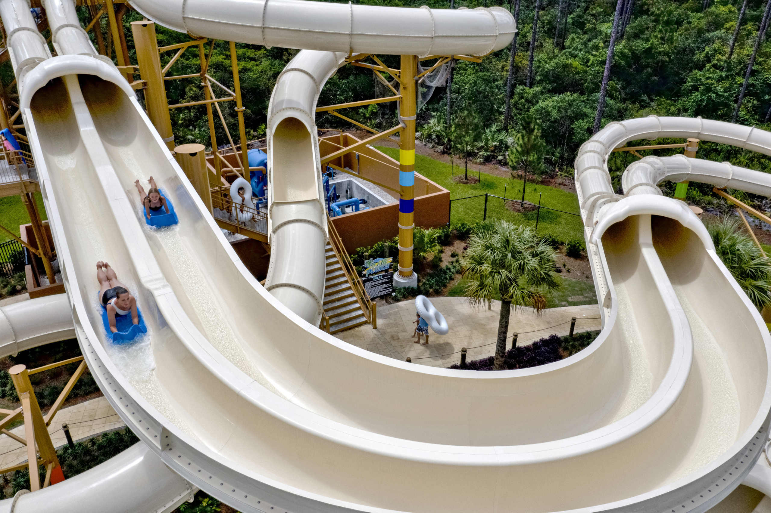 Parallel Pursuit side-by-side racing water slide