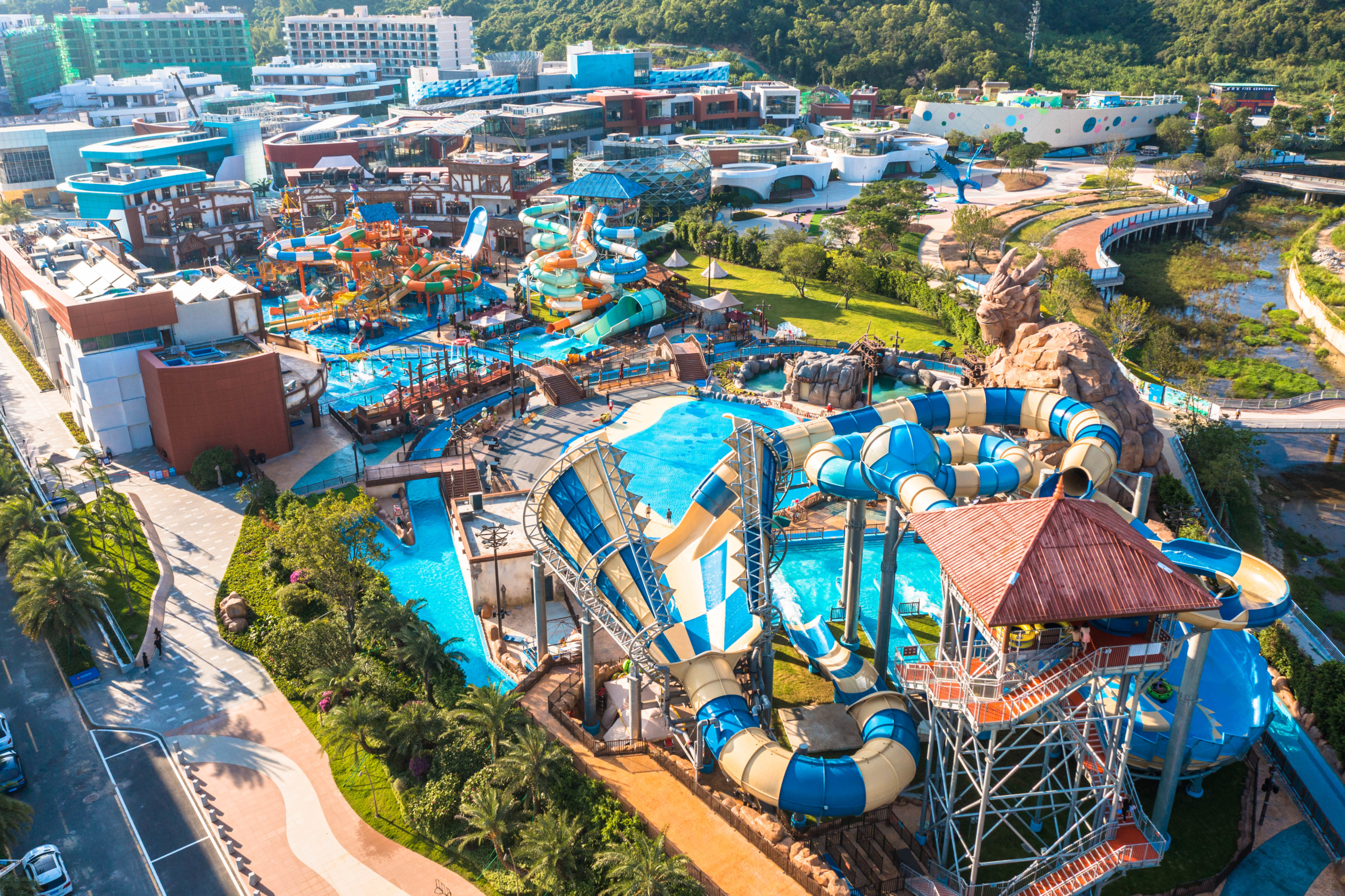 Best Water Park Manufacturer Abyss FussionFortress Constrictor Rattler