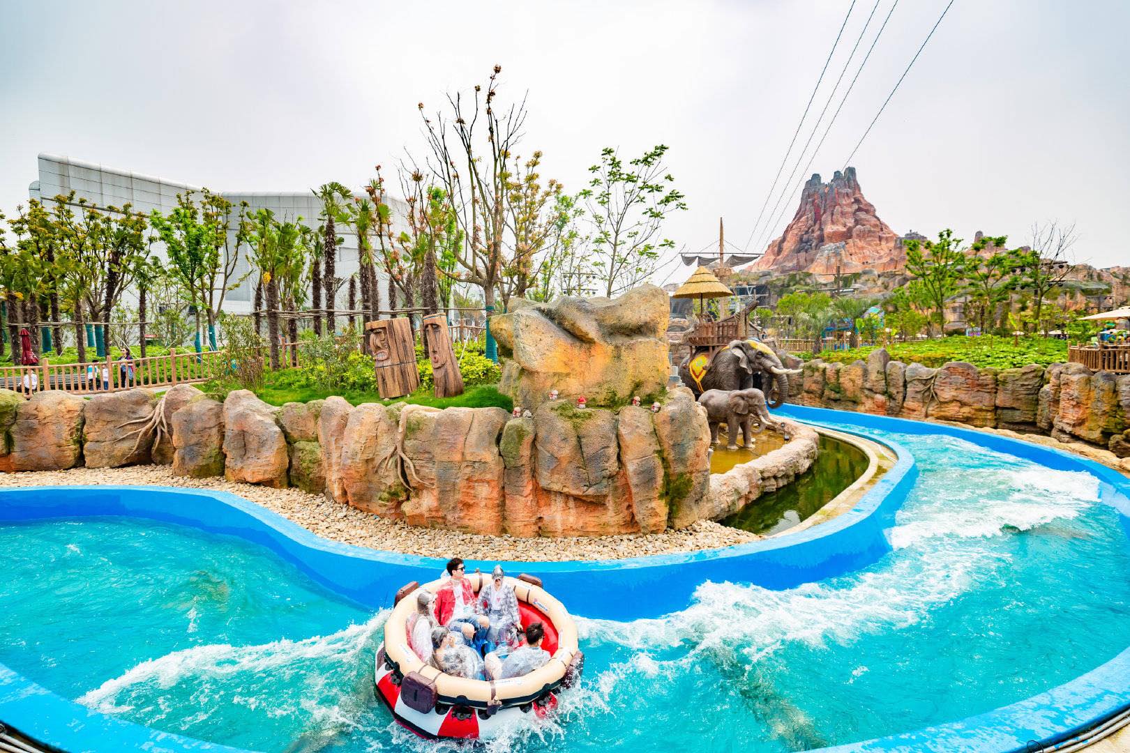 spinning rapids ride water ride