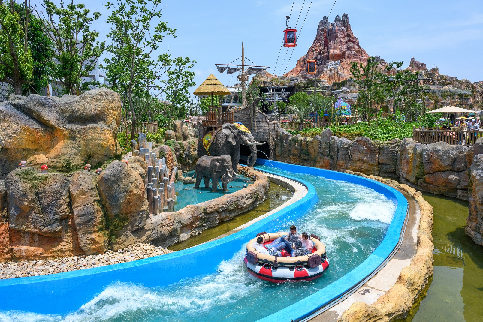 spinning rapids ride in action