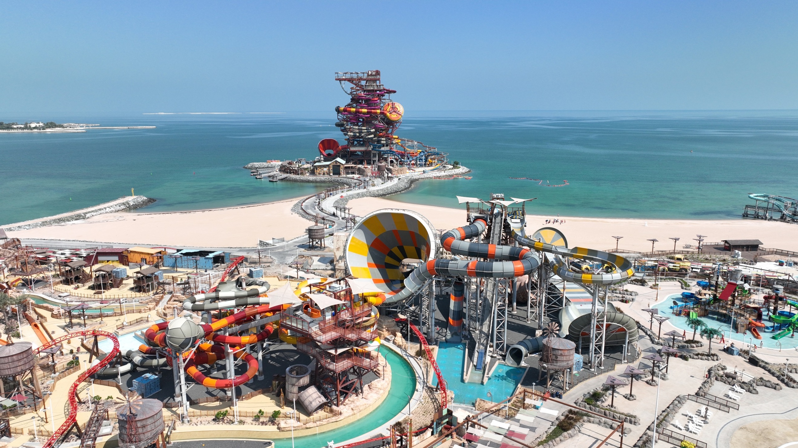 Overview of a large water park at the sea