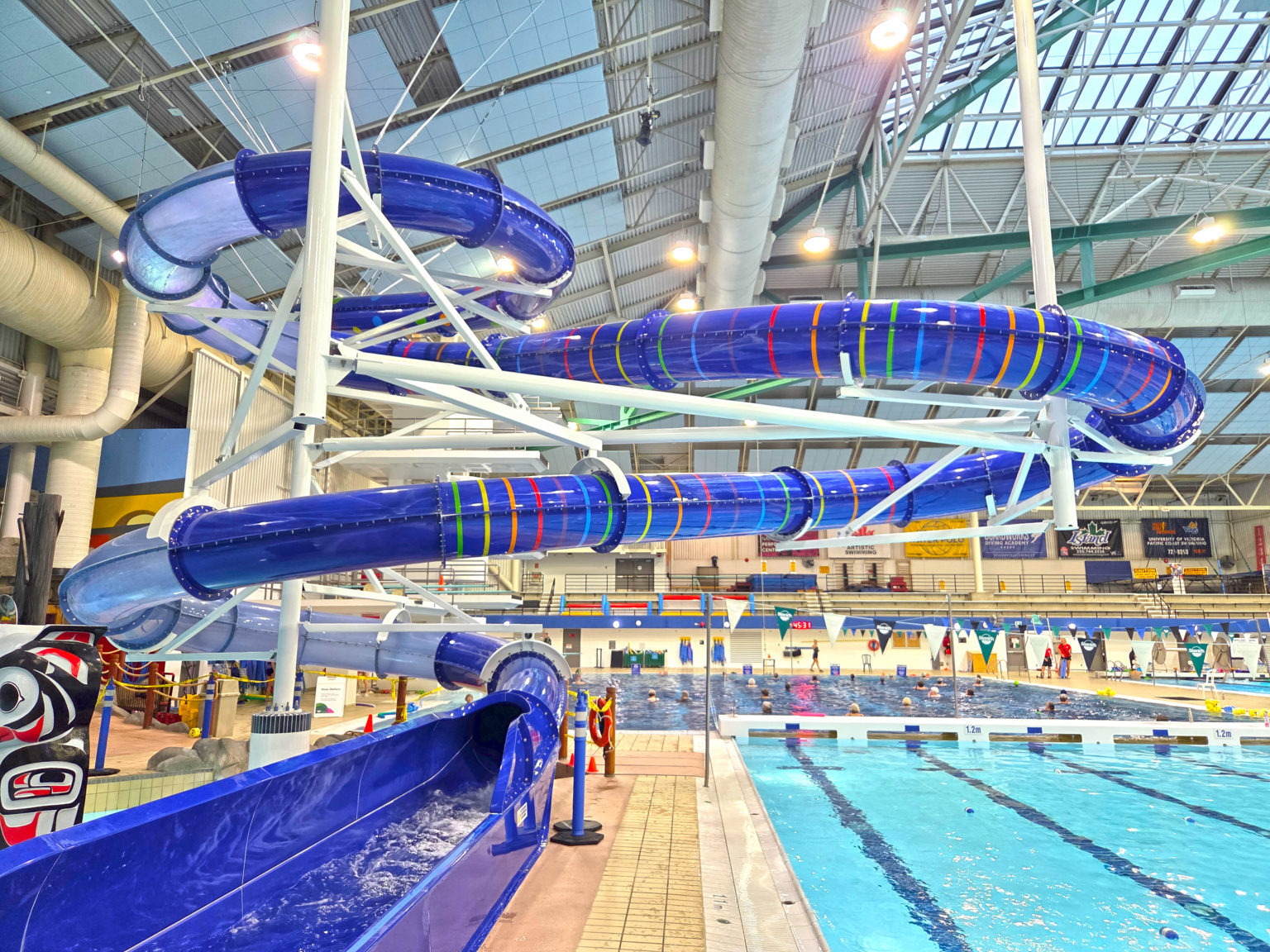 AquaTube-Saanich-Commonwealth-Place-Victoria-Canada-Photo05-1536x1152