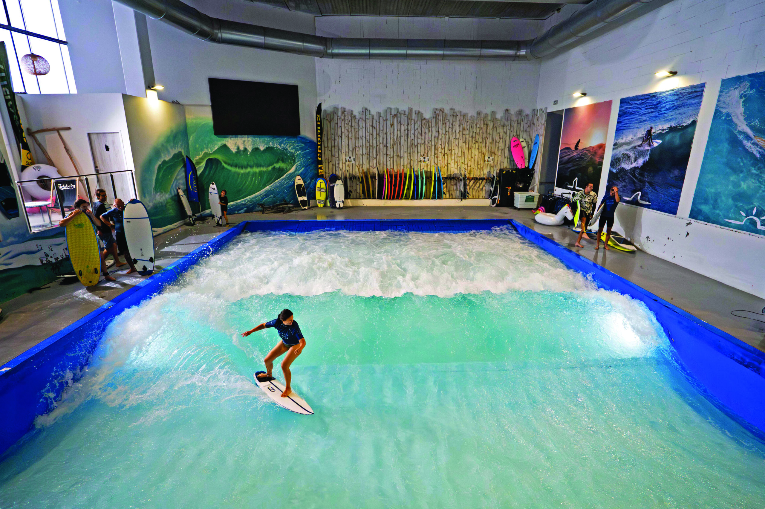 Surfing on a FlowSurf