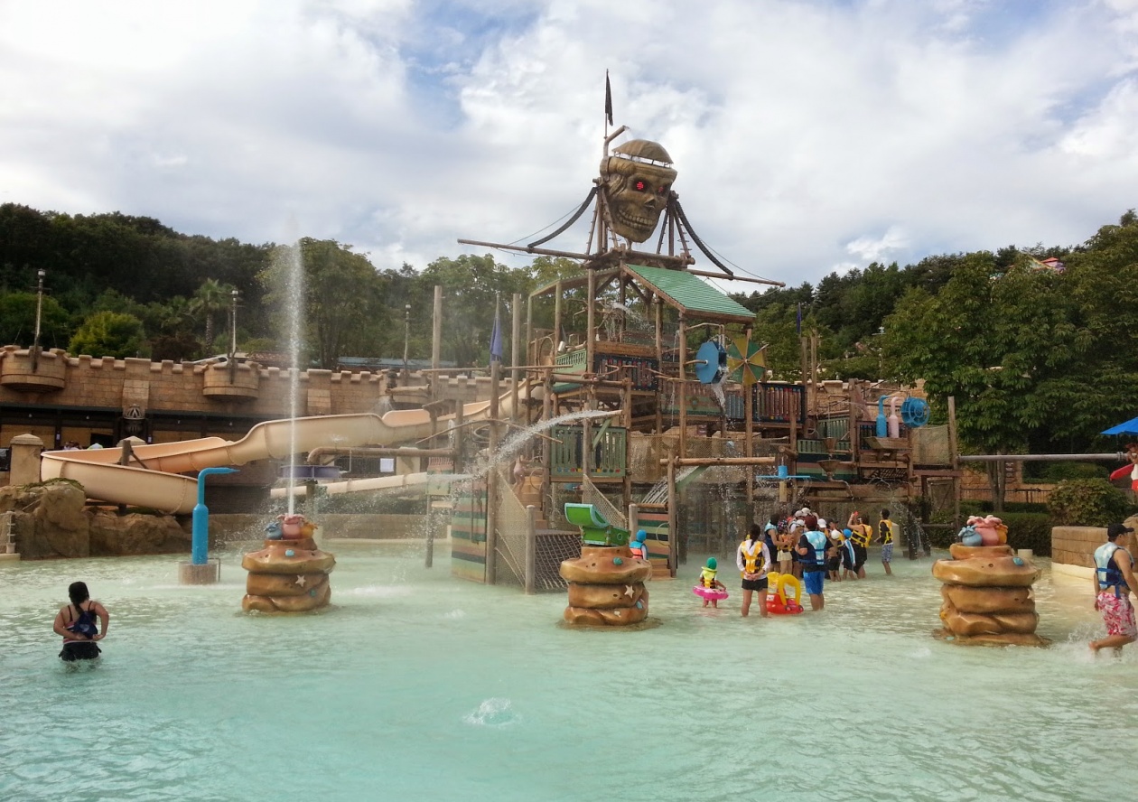 Everland Resort and Caribbean Bay