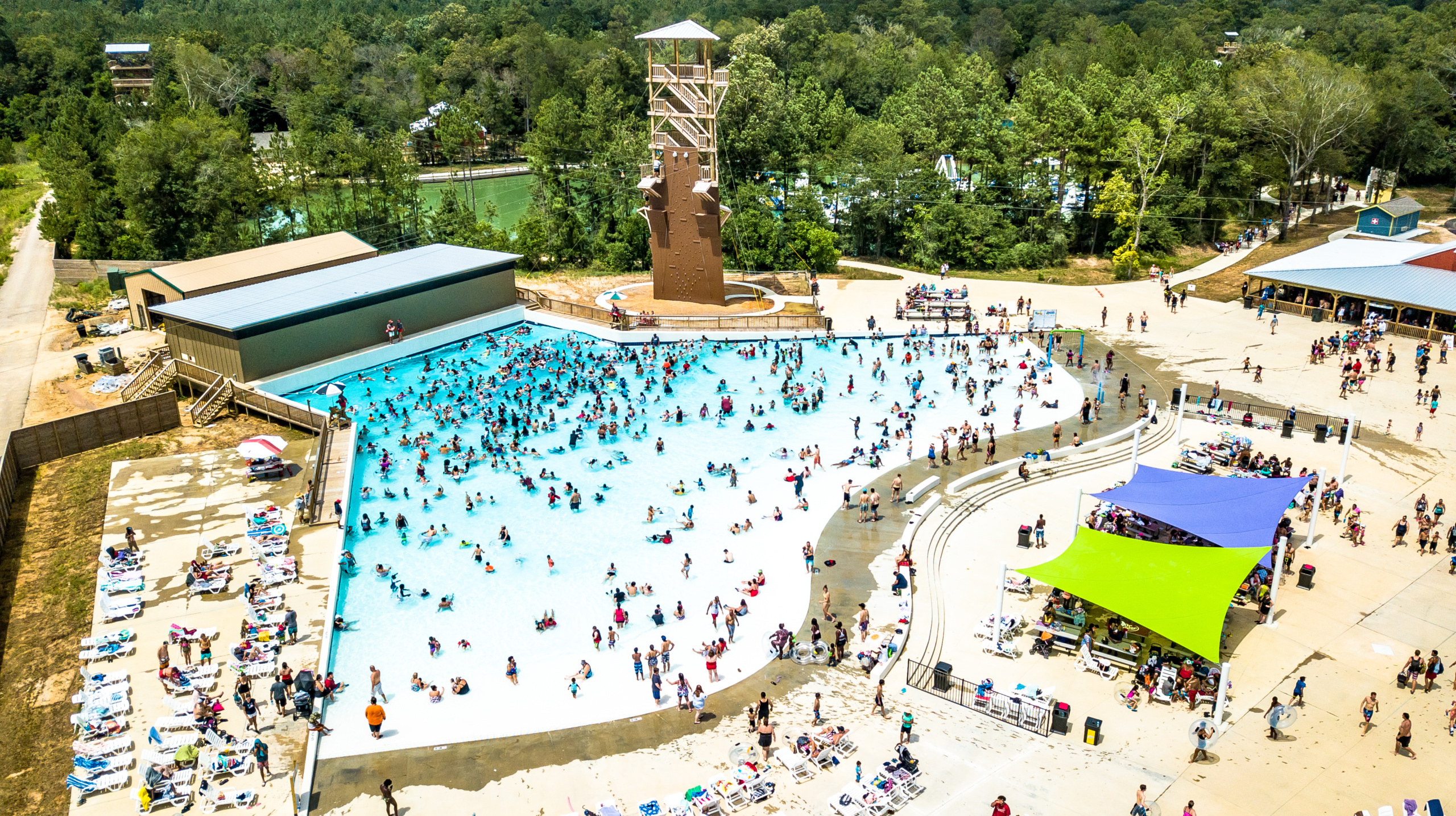 Wave Pool, Big Rivers Waterpark & Adventures New Caney, USA