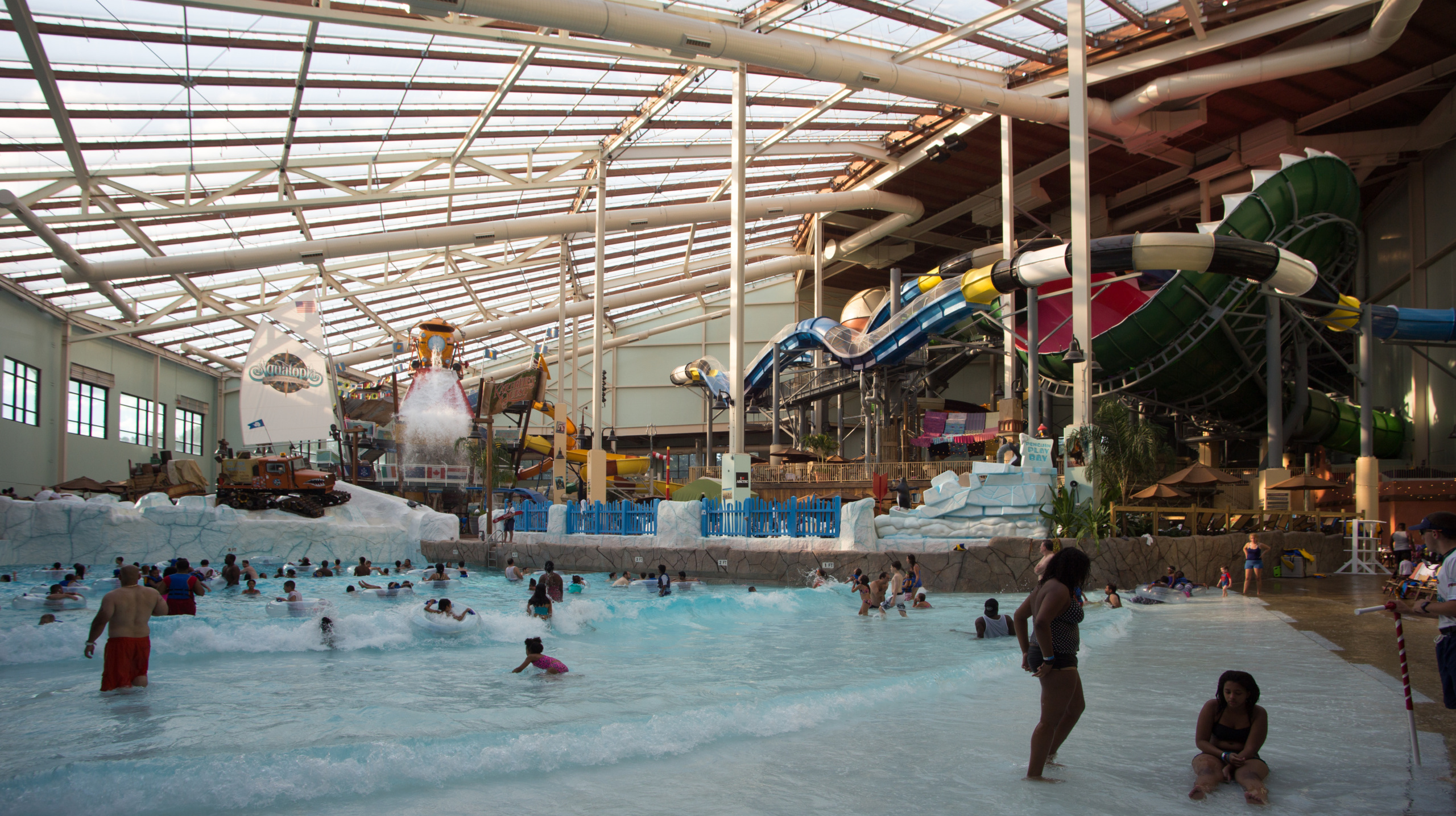 Overview, Aquatopia Indoor Waterpark, Camelback Lodge, Tannersville, USA