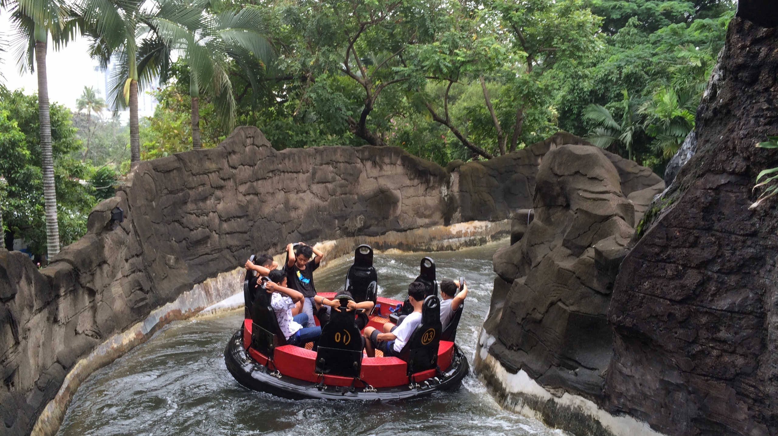 River Raft Ride, Dunia Fantasi, Ancol, Indonesia