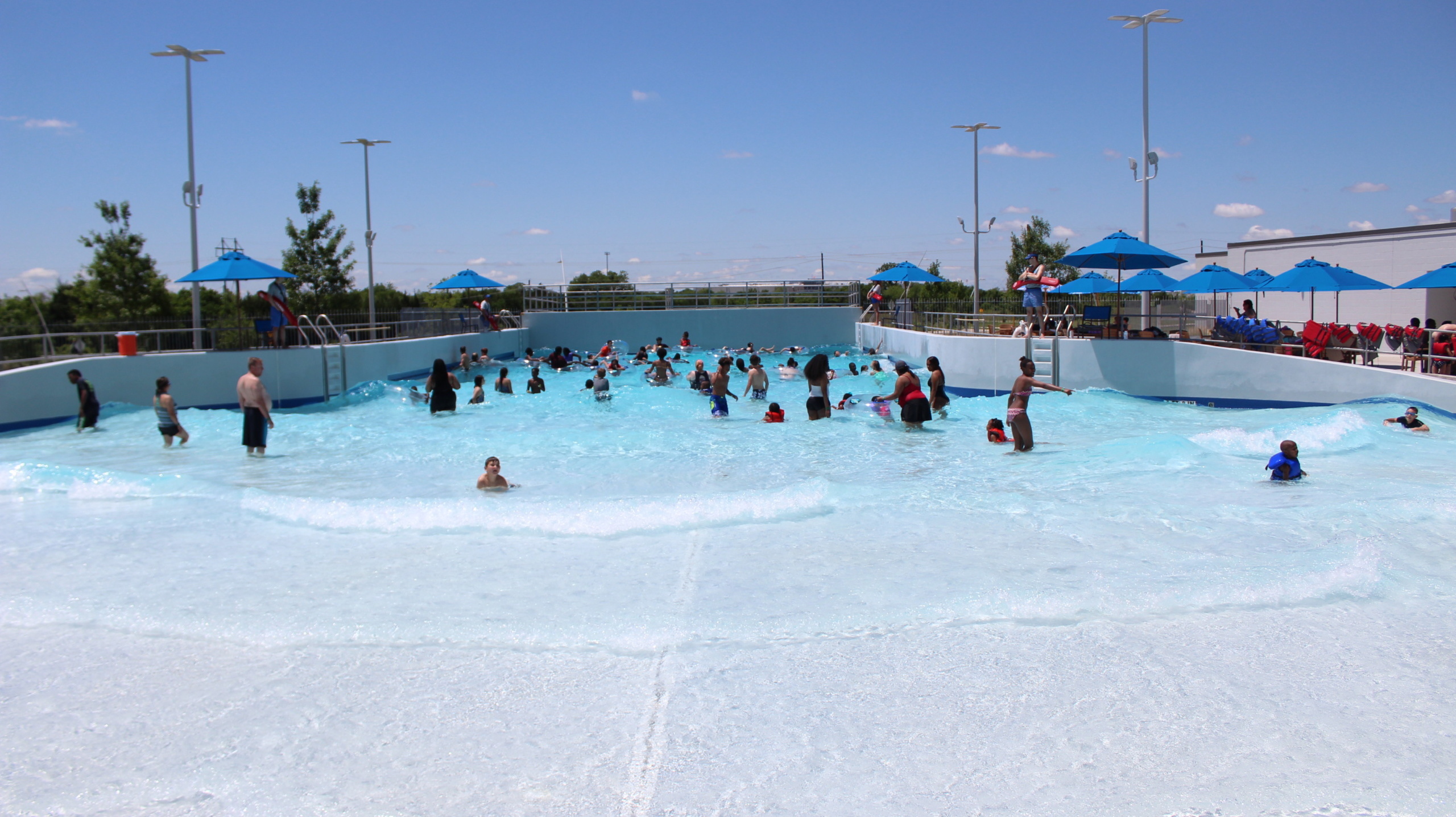 Wave Pool, EpicWaters, Grand Prairie, USA