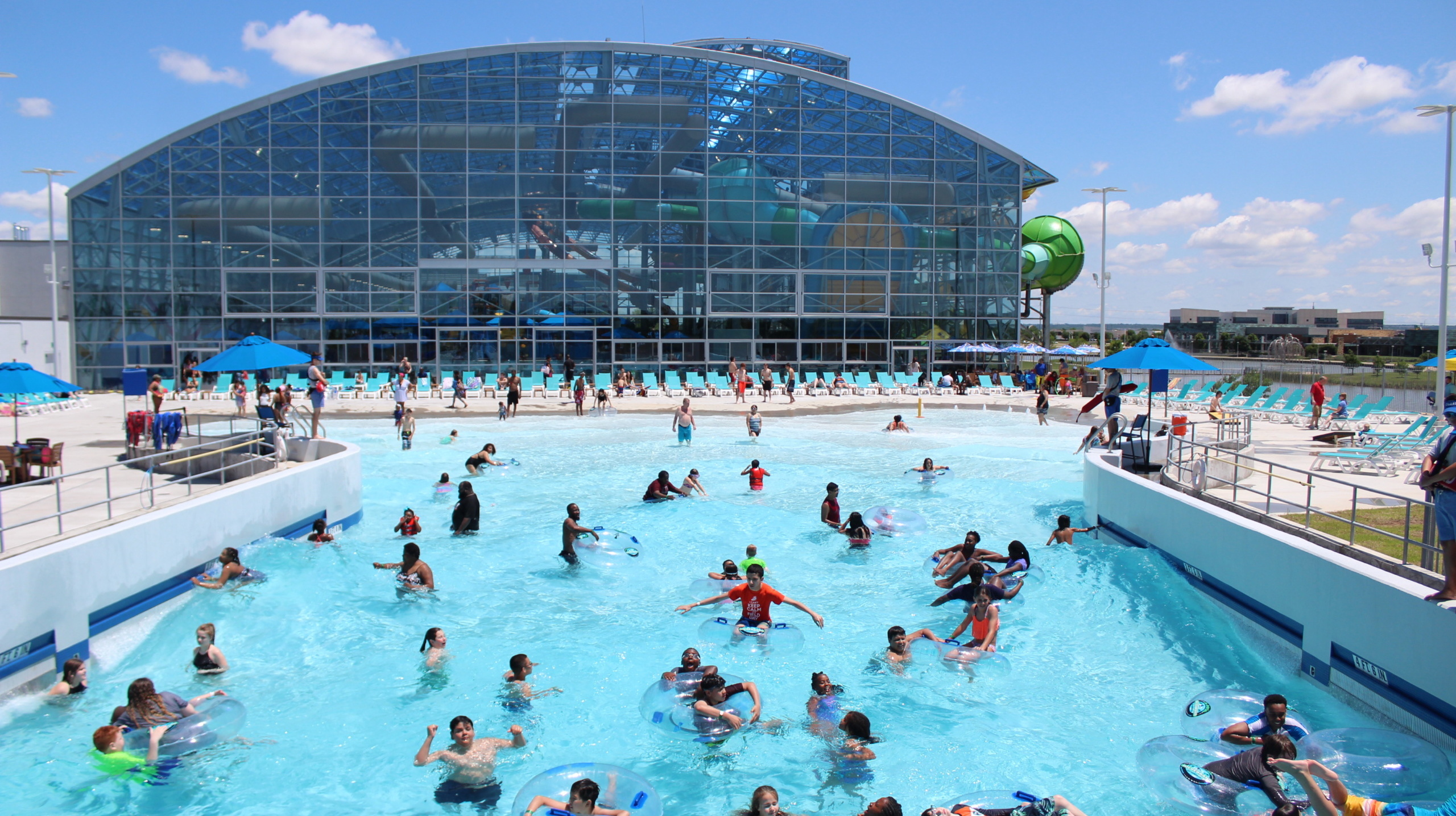 Wave Pool, EpicWaters, Grand Prairie, USA