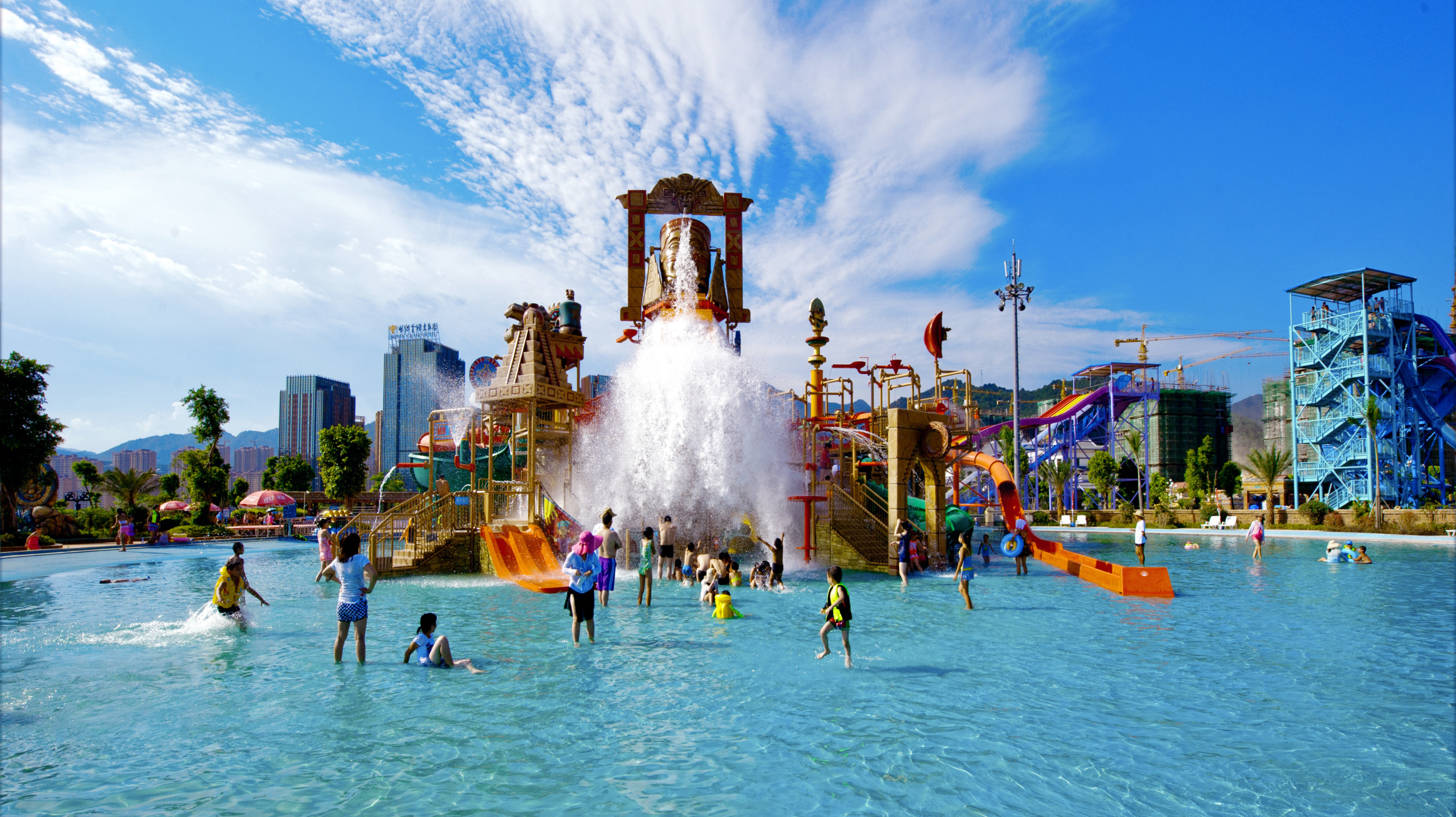 Giant Rainfortress, Gui'an Water Park, Fuzhou, China