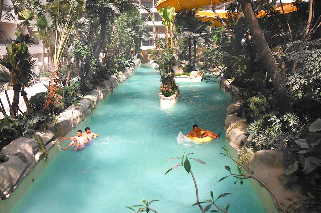 Wave River, Paradise Island Indoor Waterpark, Chengdu, China