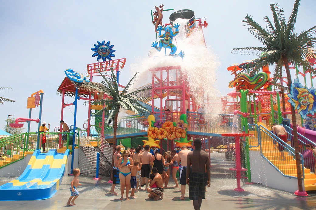 RainFotress, Wet n' Wild, Las Vegas, USA