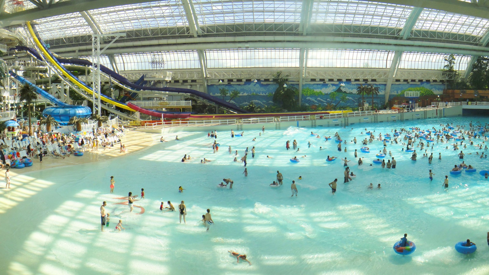 Wave Pool, World Waterpark at West Edmonton Mall, Edmonton, Canada