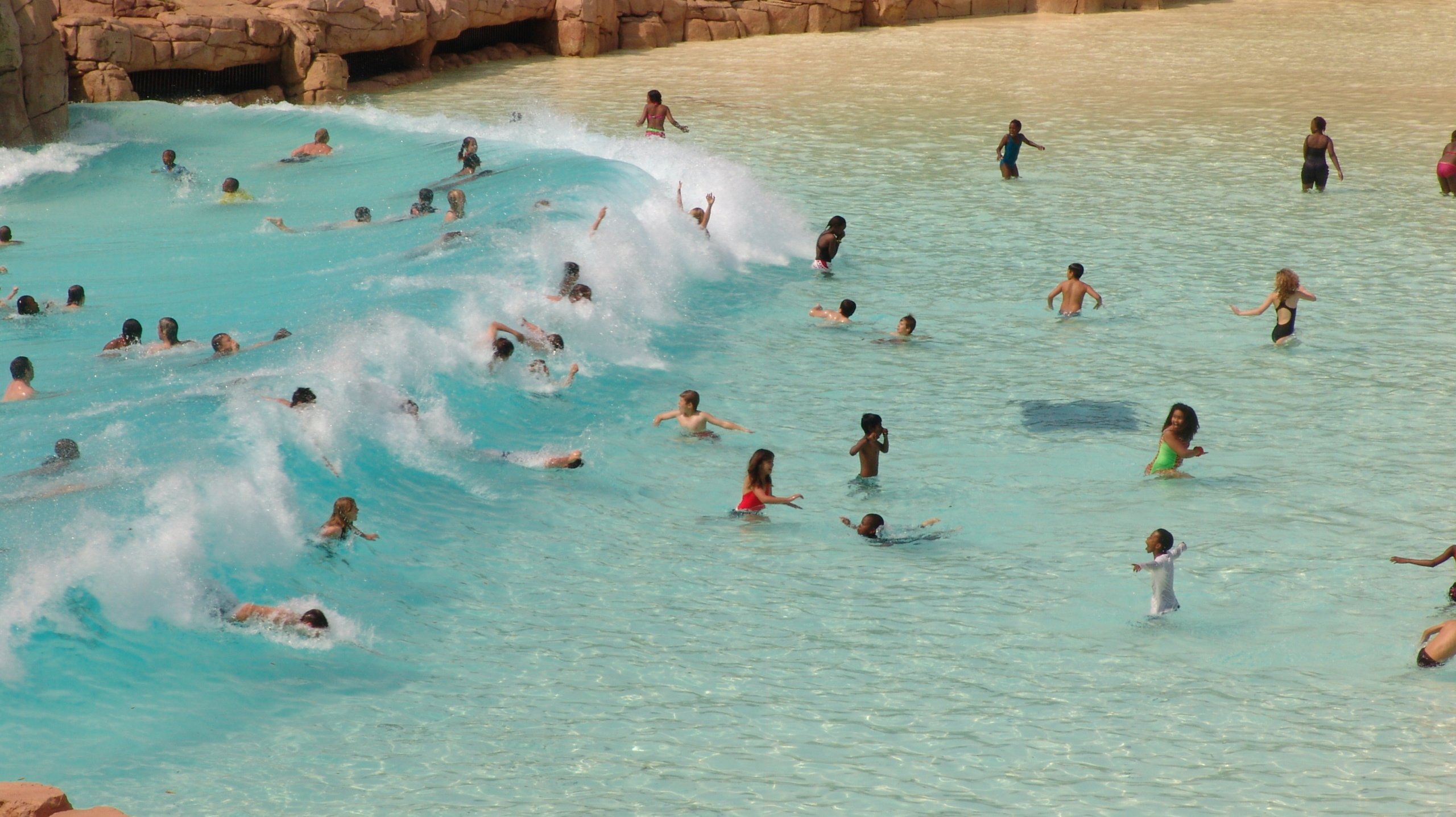 Surf Wave Pool, Sun City Valley of the Waves, South Africa