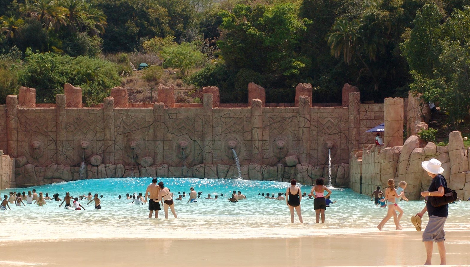 Surf Wave Pool, Sun City Valley of the Waves, South Africa