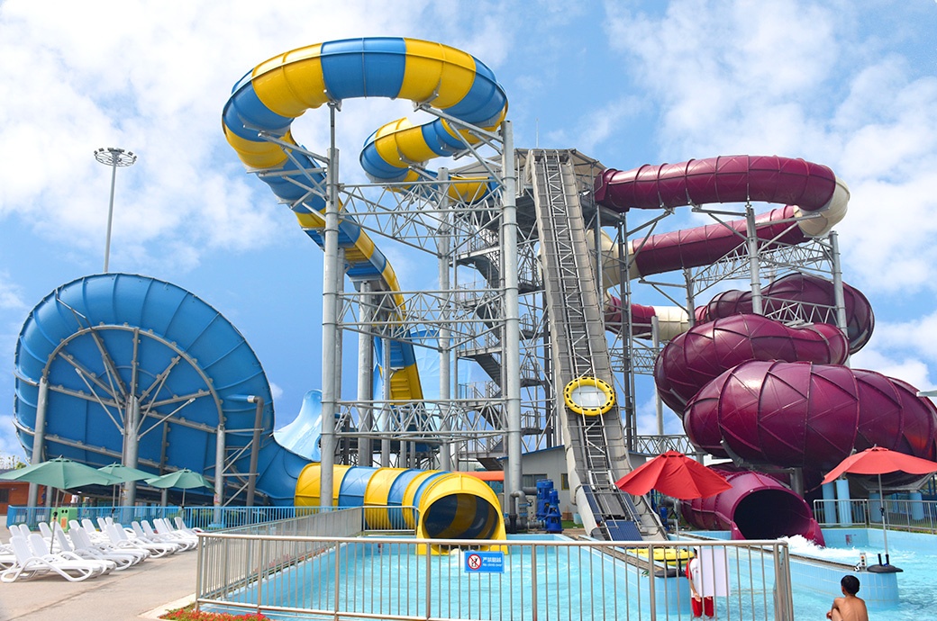 Boomerango-Manta Fusion and AquaSphere-Constrictor Fusion - Yinji Kaifeng Waterpark, Henan, China