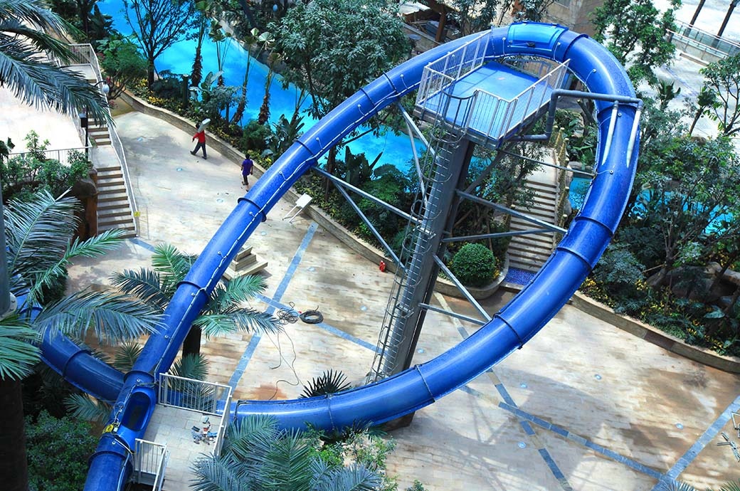 Water Slide AquaLoop Developer - Paradise Island Indoor Waterpark, Chengdu, China