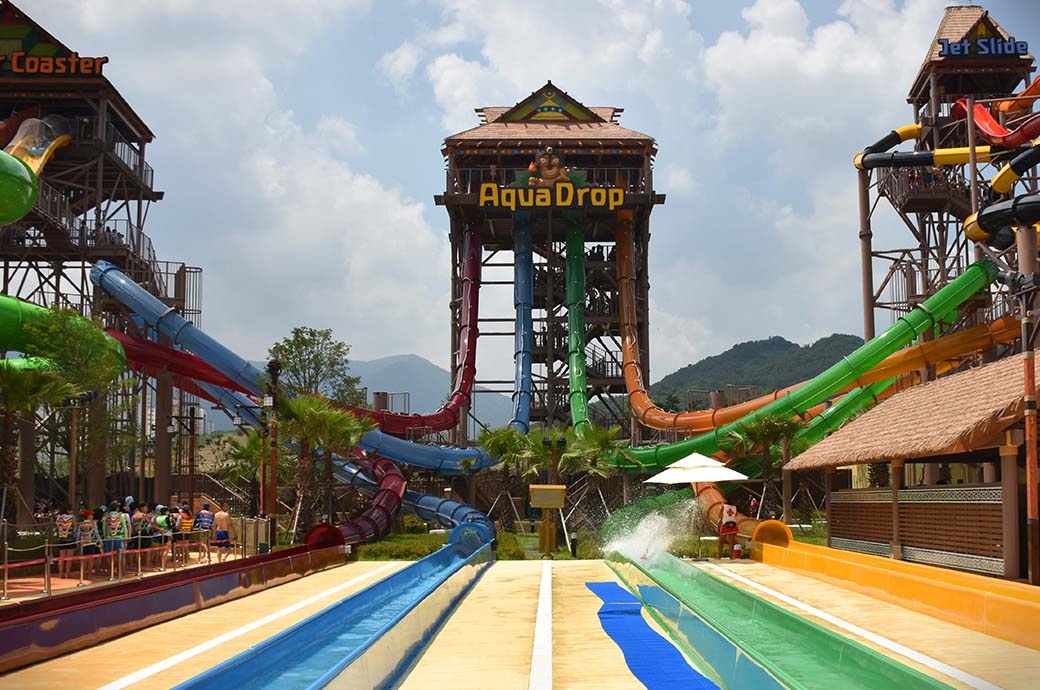 Quad AquaLoops Water Slide - Lotte Gimhae Waterpark, Korea