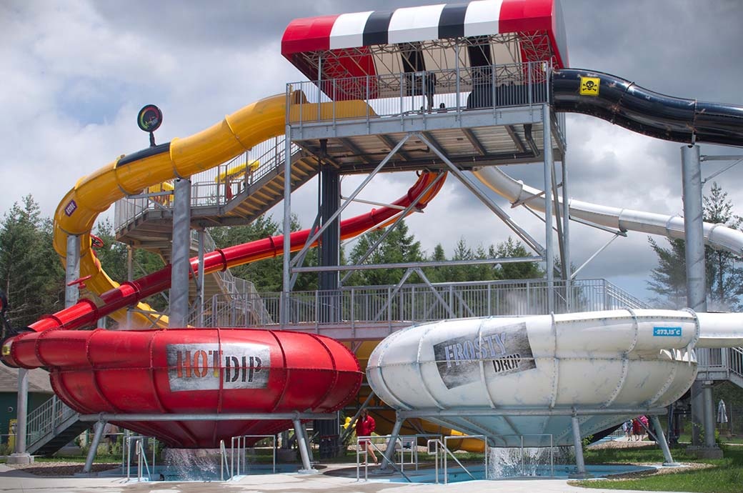 Space Bowl - Calypso Waterpark, Ottawa, ON, Canada