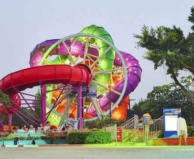 Slide Wheel World's First Rotating Water Slide at Night – Chimelong Water Park, Guangzhou, China