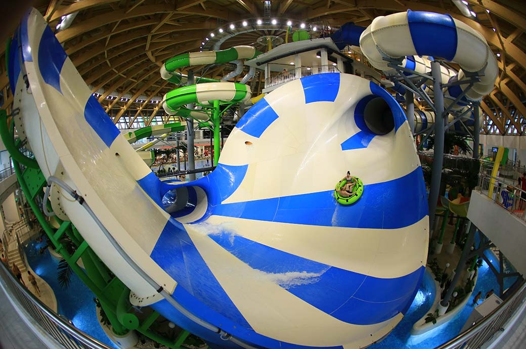 Best and most fun Manta Water Slide by WhiteWater West - Akvamir Waterpark, Novosibirsk, Russia