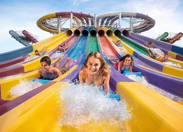 Whizzard Twist Racing Water Slide - Wet'n'Wild Sydney, Australia