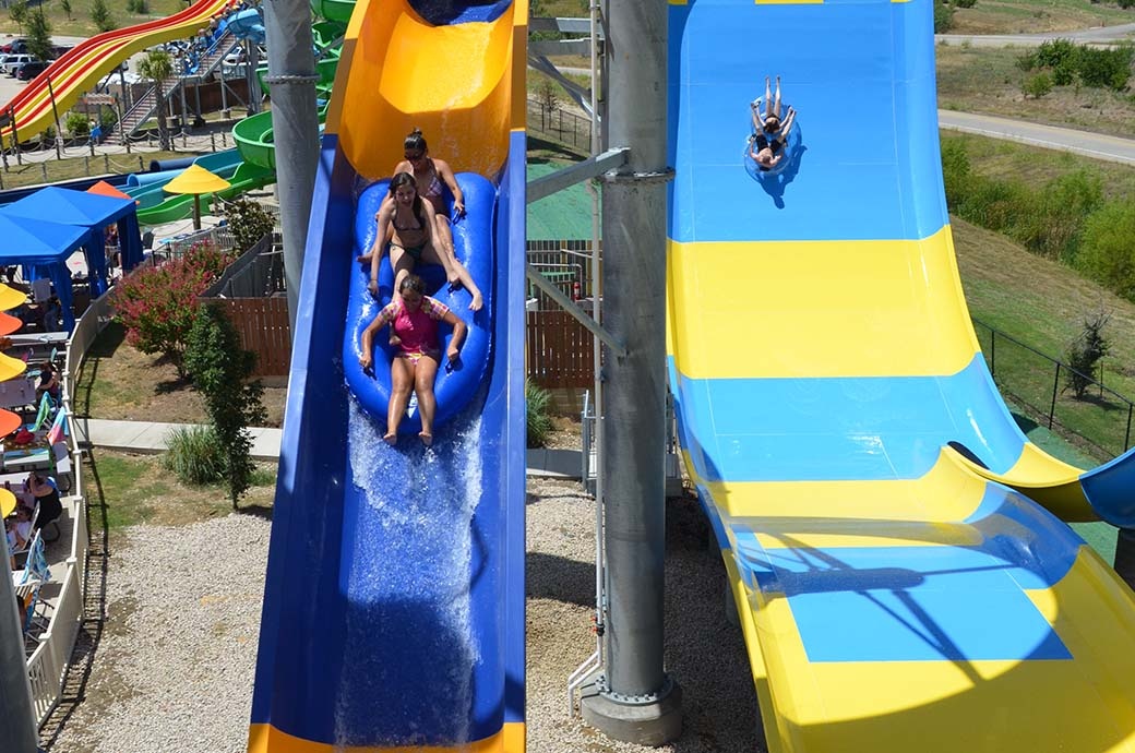 Colorado Drop Water Slide - Hawaiian Falls Mansfield, TX, USA