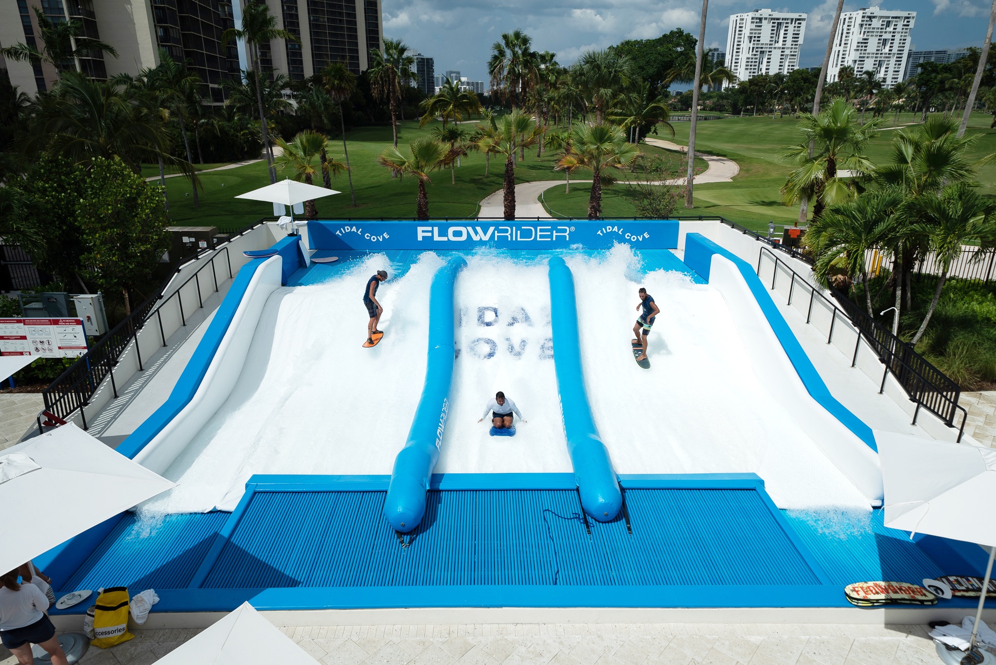 FlowRider Triple, JW Marriott Miami Turnberry Resort & Spa, Adventura, USA