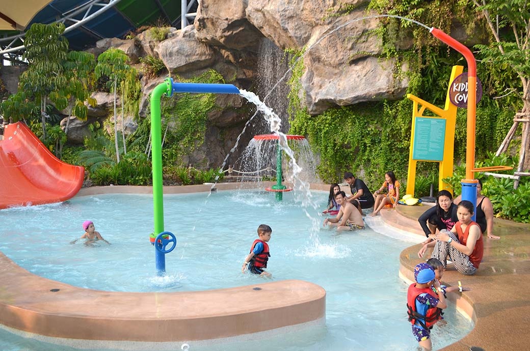 Splash Pad Features - WhiteWater