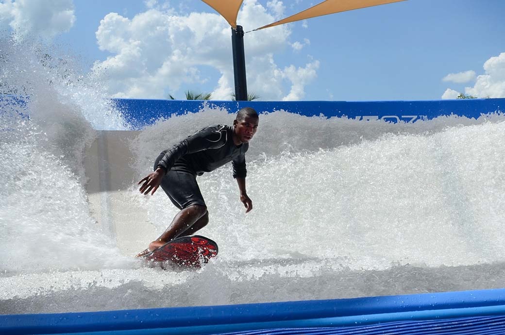 WaveOz Surf Wave Machine Manufacturer FlowRider - Parque Aquático Thermas dos Laranjais, Olímpia, Brazil