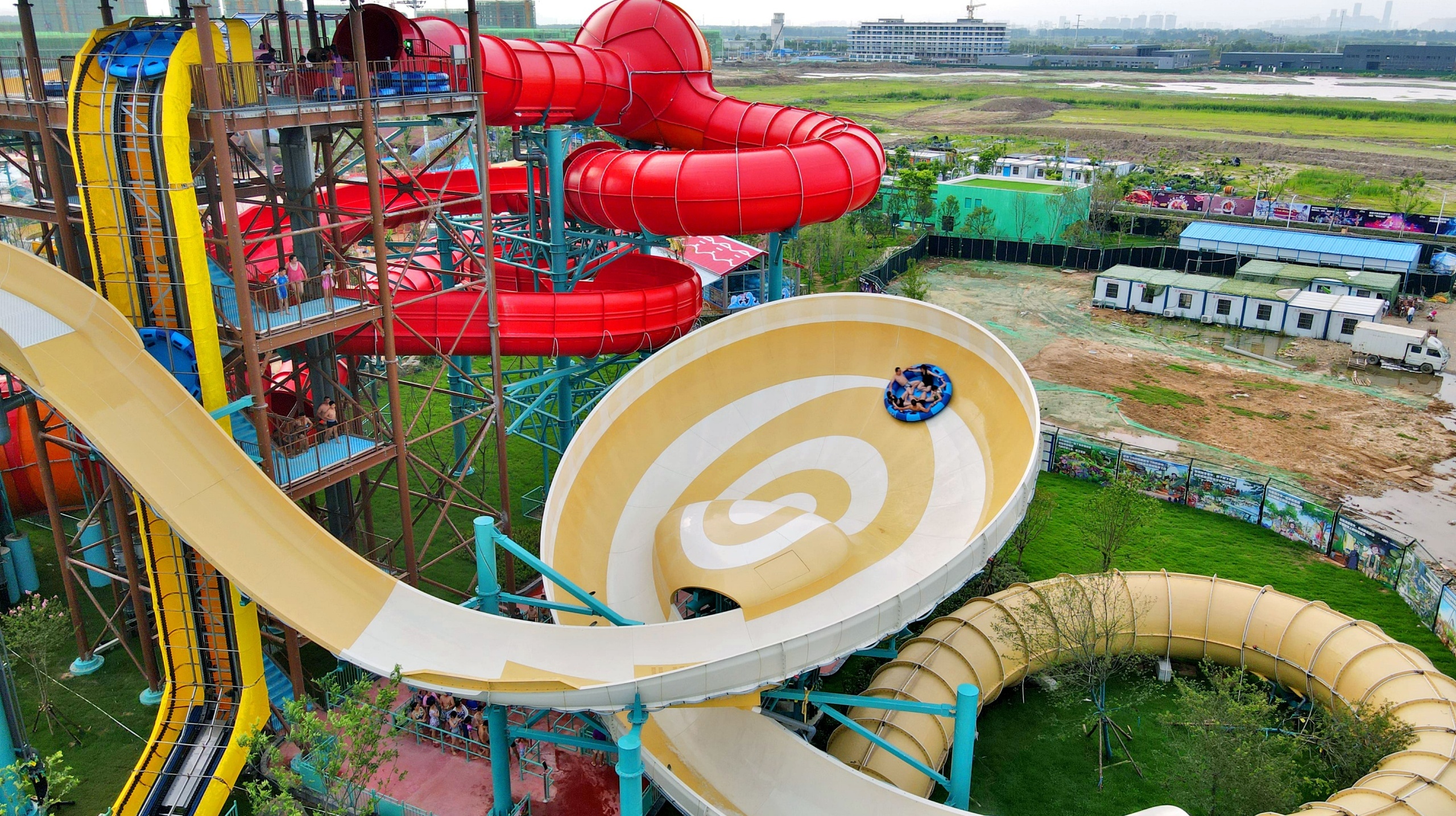 Best and most fun Orbiter Water Slide by WhiteWater West, Family Water Park, OCT-Xiangyang-Xiangyang-China