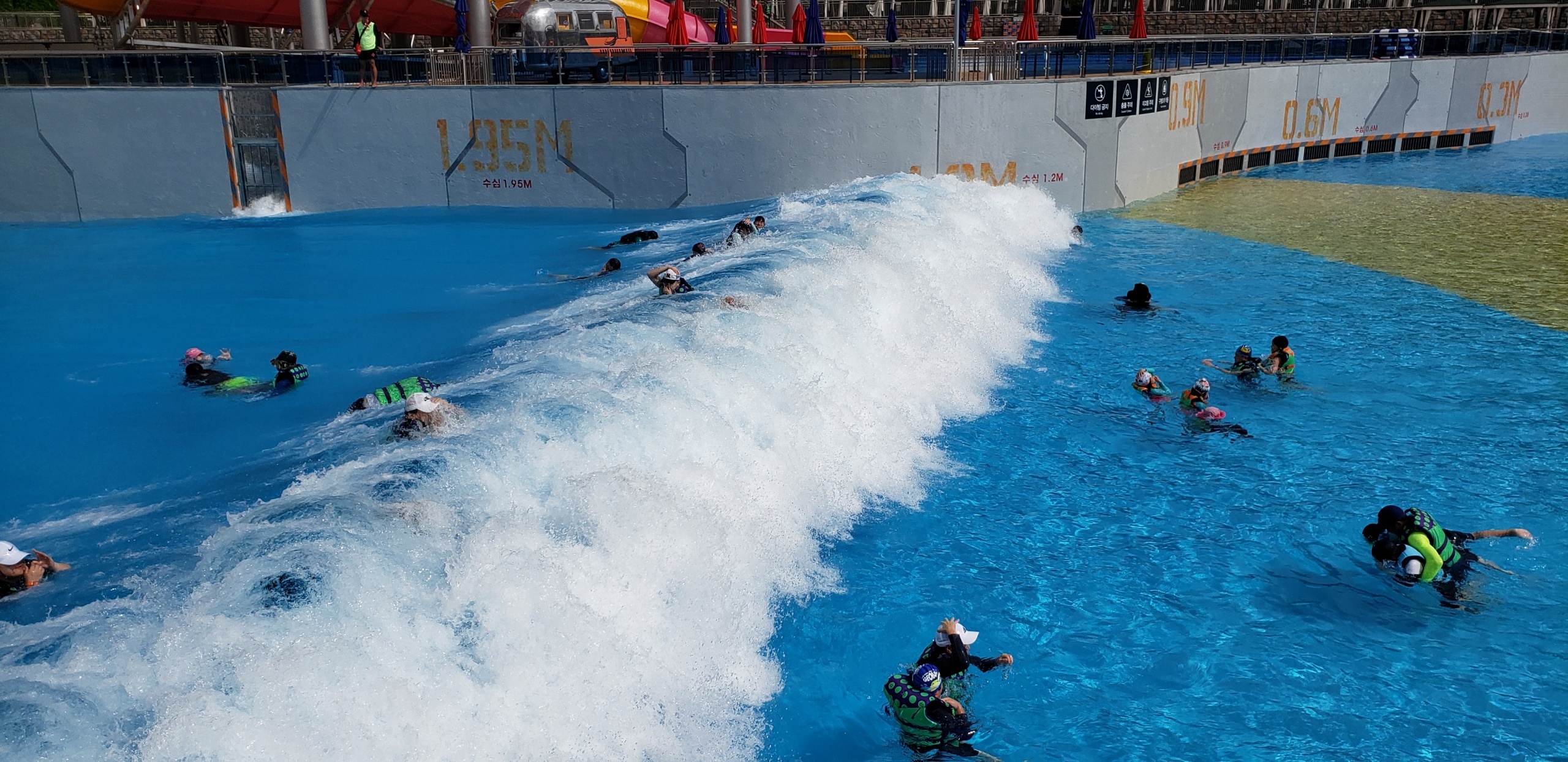 Surf Wave Pool, Shinan Construction, Dunnemyun, South Korea 12