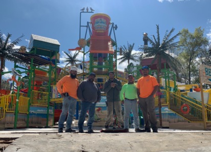 42470 Kings Dominion - Anthony Contreras & the CSM Install Crew