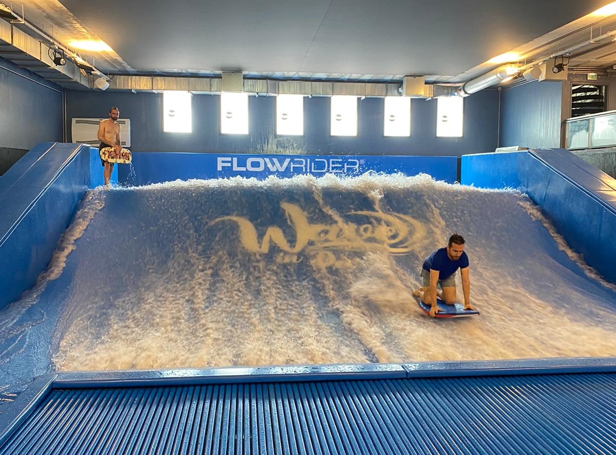 FlowRider Double, Wave in Paris, Paris, France, Photo24