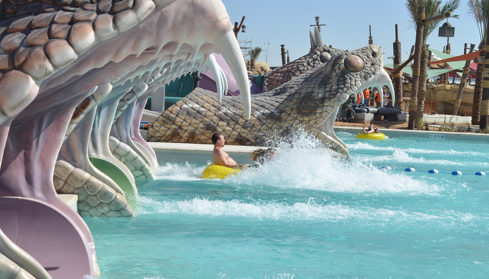 Project-UnitedArabEmirates-YasWaterworld-Portfolio01-InnerTubeSlides