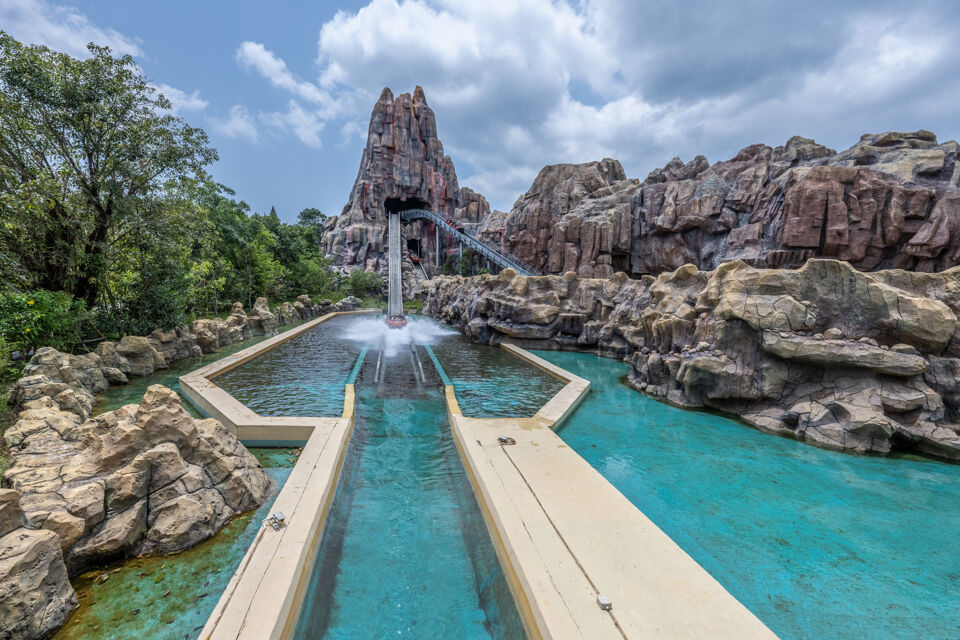 Super-Flume-VinWonders-Phu-Quoc-Vietnam-Photo70