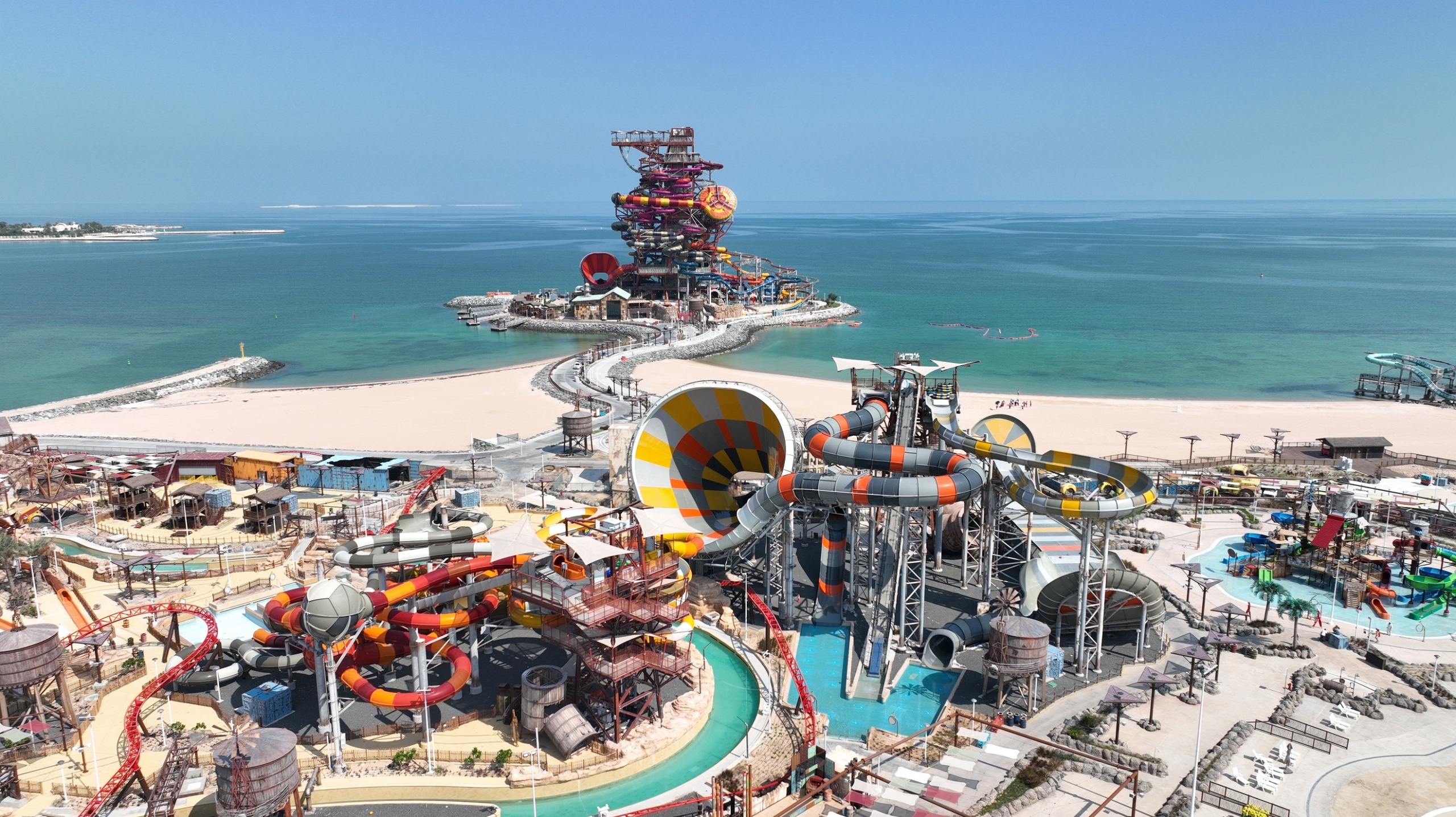 Overview of a large water park at the sea