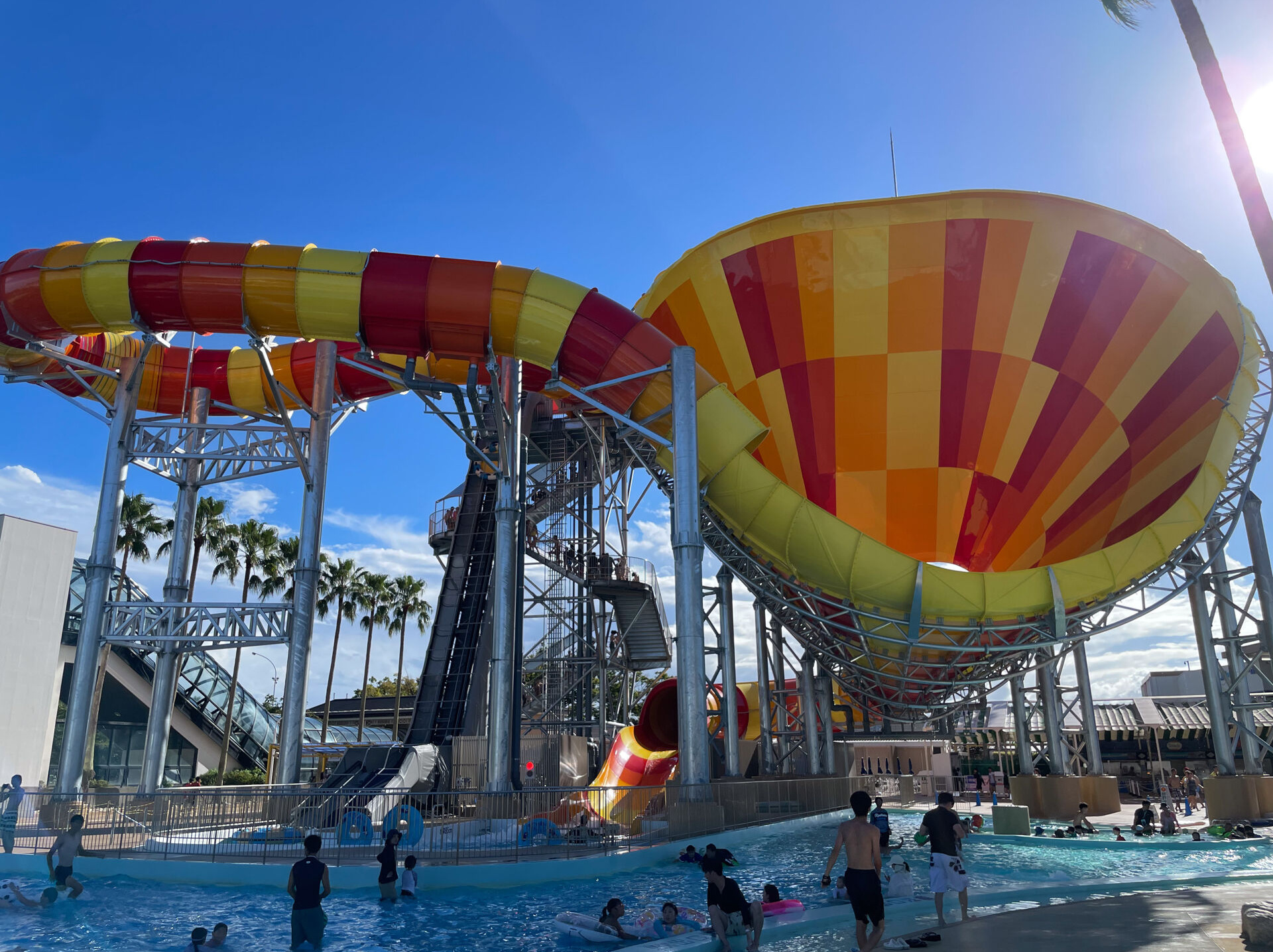 Mega-Abyss-Nagashima-Spa-Land-Kuwana-Japan-Photo02